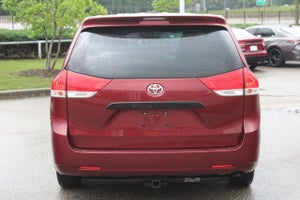 2012 Toyota SIENNA LE
